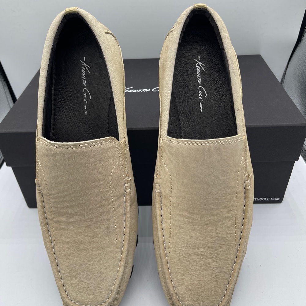 NIB Mens 9.5 Kenneth Cole “Pass the Bar 6G” style Taupe slip on driver shoes